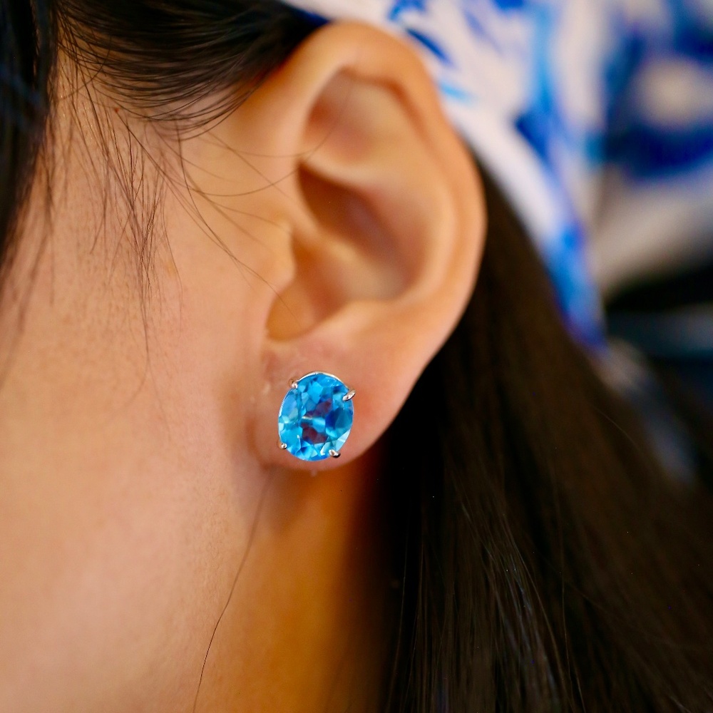 Oval 7.77 Carat Aqua Marine White Gold Tiffany Style Earrings
